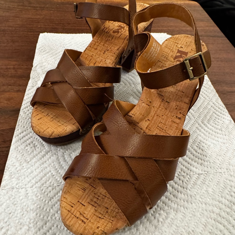Kork’s Brown Leather Sandals